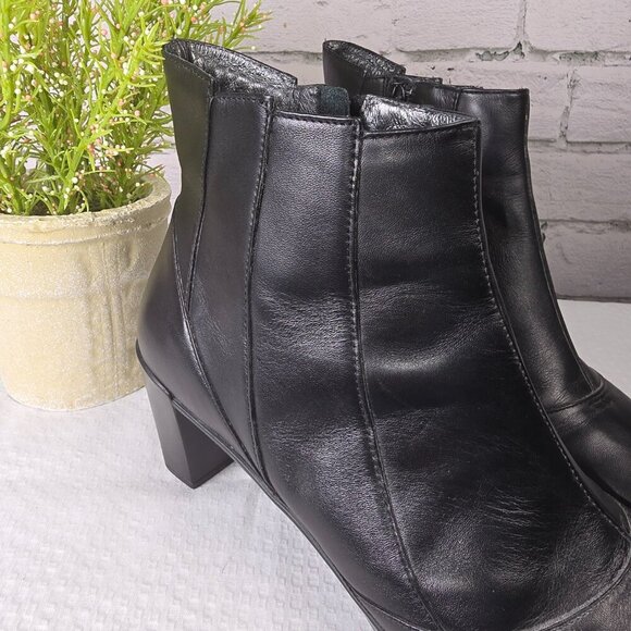 NAOT WOMENS BLACK LEATHER ANKLE BOOTS SIZE EUR 39/ US 9 LIKE NEW BLOCK HEEL - Picture 6 of 8